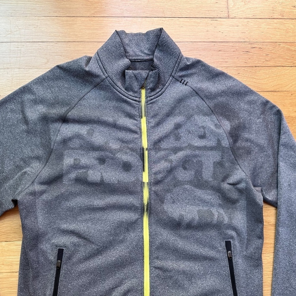 lululemon athletica Men's Heather Gray Jacket with Yellow Zip